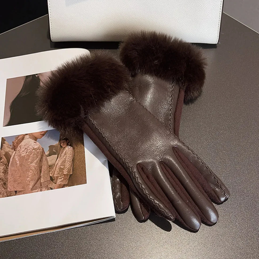 Frosty leather fur gloves